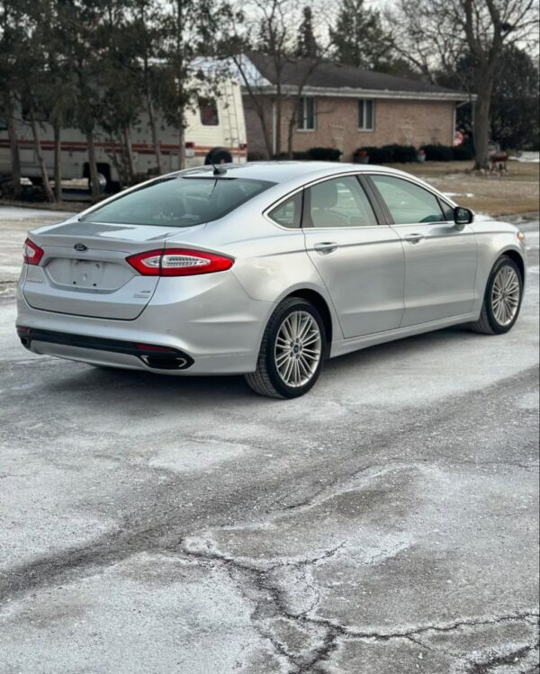 2015 FORD FUSION SE