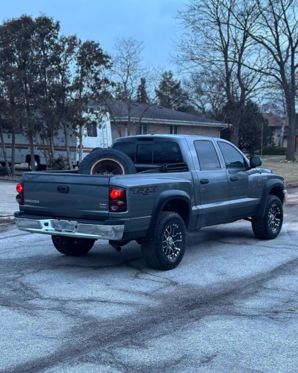 2006 DODGE DAKOTA SLT