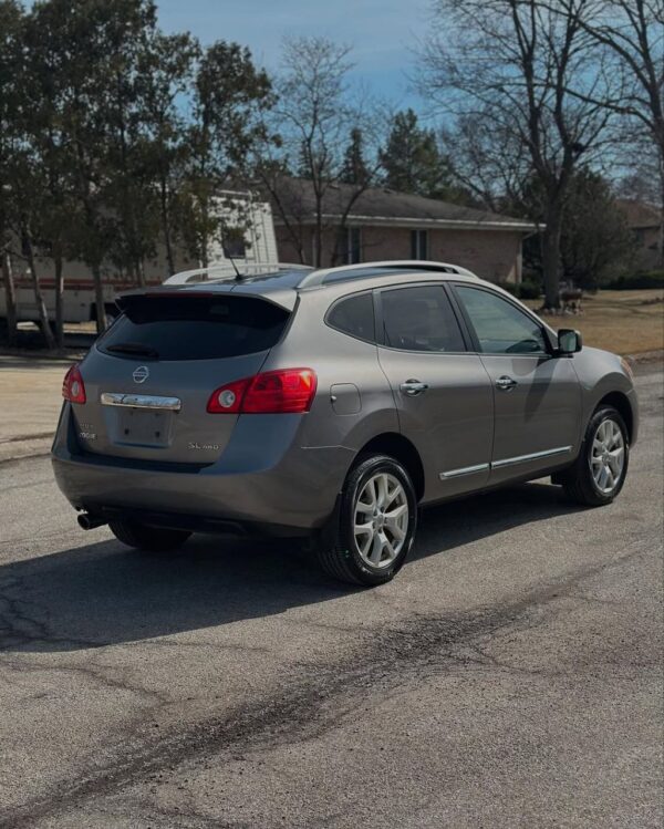 2011 NISSAN ROGUE SV