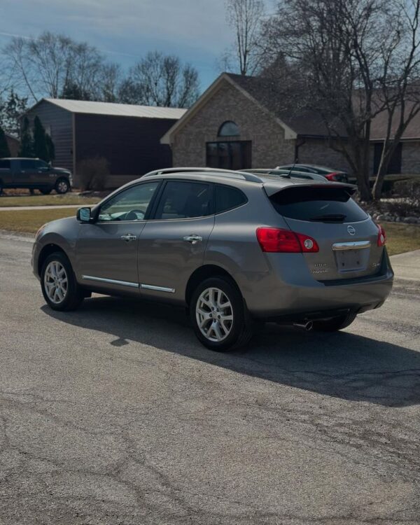 2011 NISSAN ROGUE SV