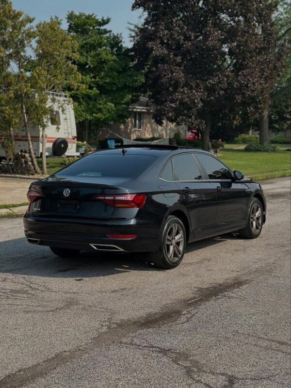 2019 VOLKSWAGEN JETTA – FULLY LOADED - Image 3