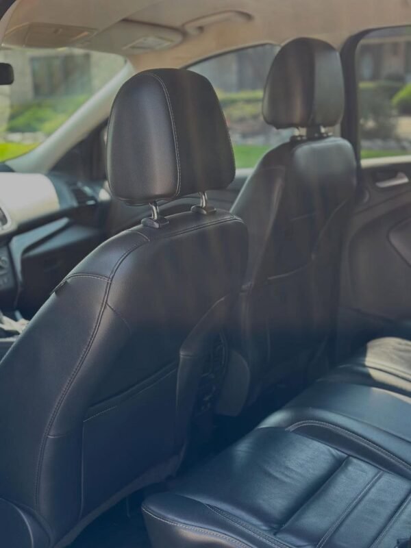 2017 Ford Escape Titanium - Image 5
