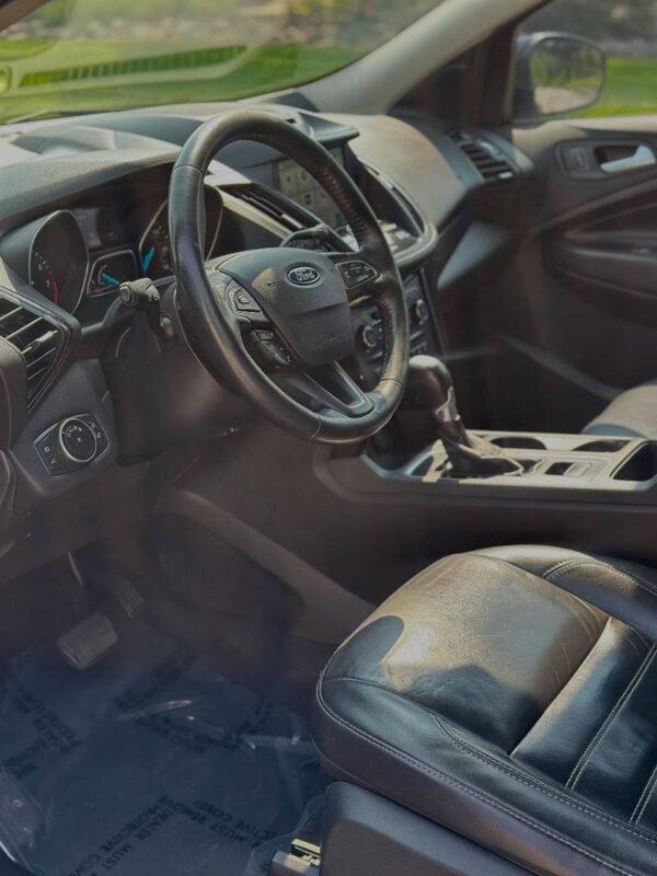 2017 Ford Escape Titanium - Image 6