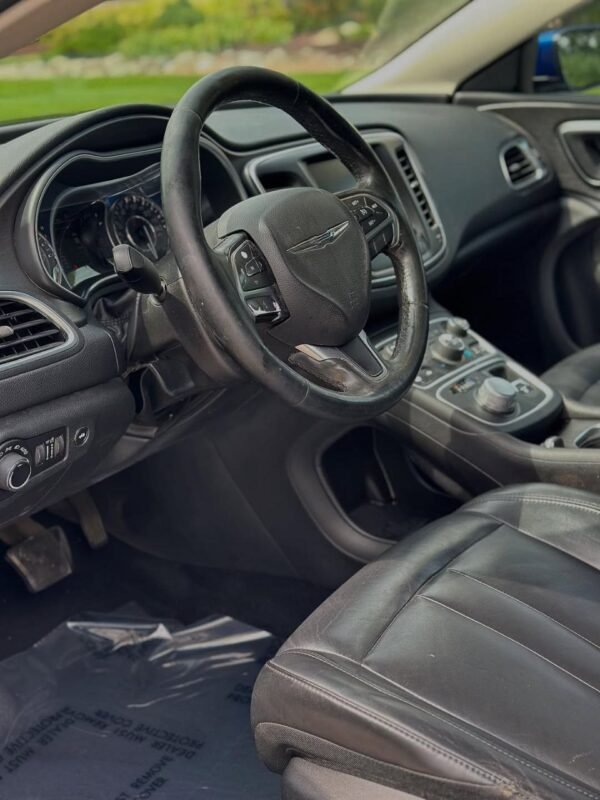 2017 Chrysler 200 - Image 8