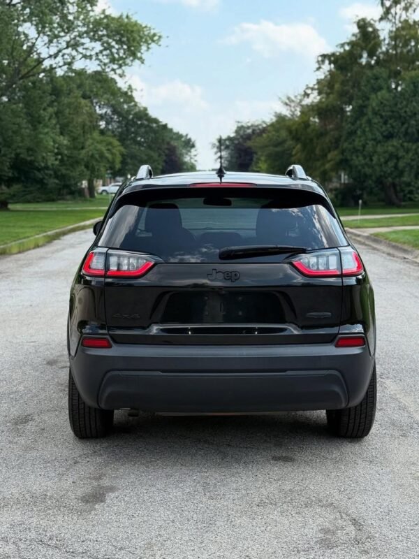2019 Jeep Cherokee - Image 4