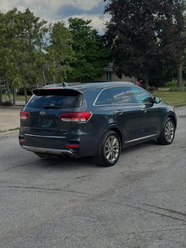 2017 Kia Sorento SXL - Image 4