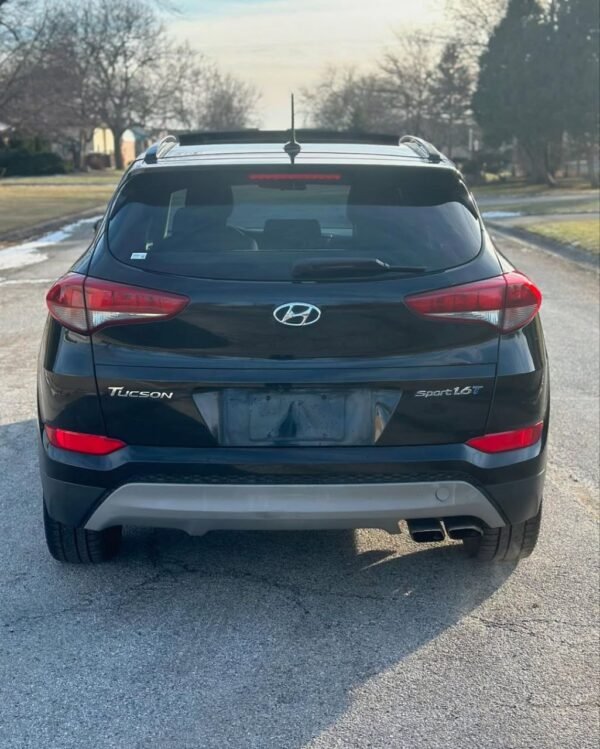 2017 Hyundai Tucson AWD - Image 2