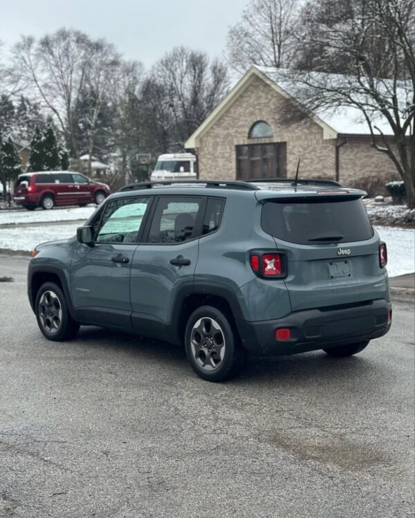 2017 Jeep Renegade Sport  - Image 2
