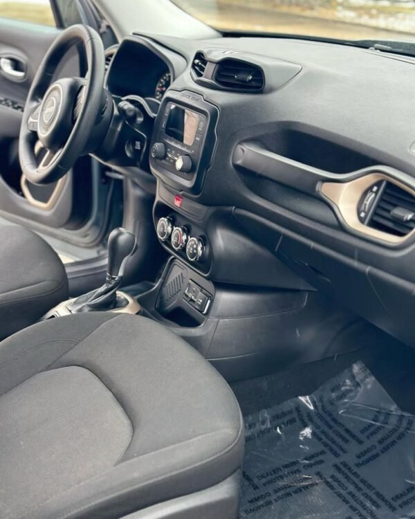 2017 Jeep Renegade Sport  - Image 8