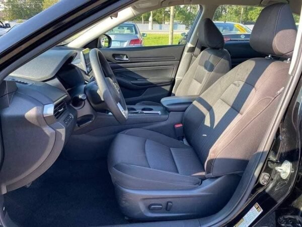Nissan Altima 2017 for Sale Only 14,460 Miles, One Owner, Clean Title - Image 6