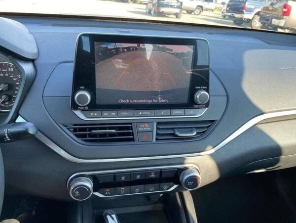 Nissan Altima 2017 for Sale Only 14,460 Miles, One Owner, Clean Title - Image 4