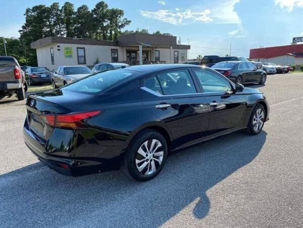 Nissan Altima 2017 for Sale Only 14,460 Miles, One Owner, Clean Title - Image 5